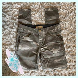 Women's Camo Skinny Jeans